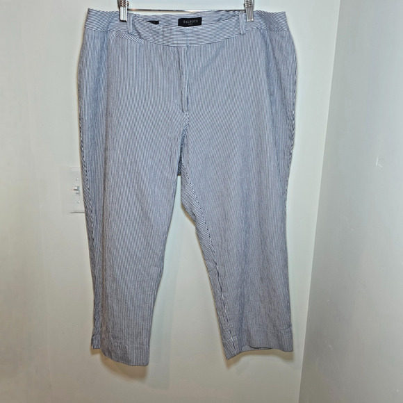Talbots Womens 18W Pants White Blue Stripe Seersucker Heritage Crop Curvy - Picture 1 of 7
